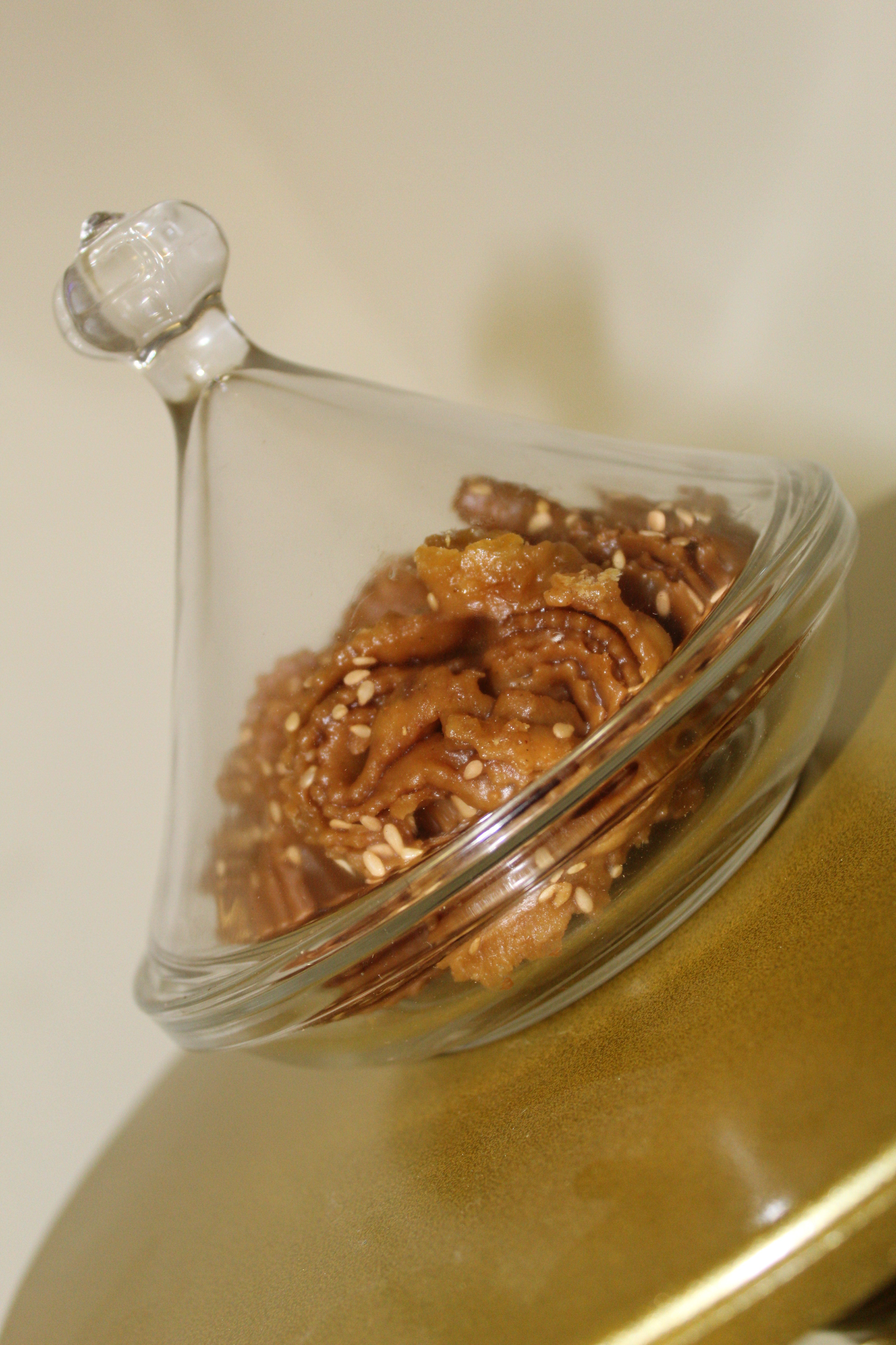 Traditionele Marokkaanse chebakiya koekjes met honing en sesam